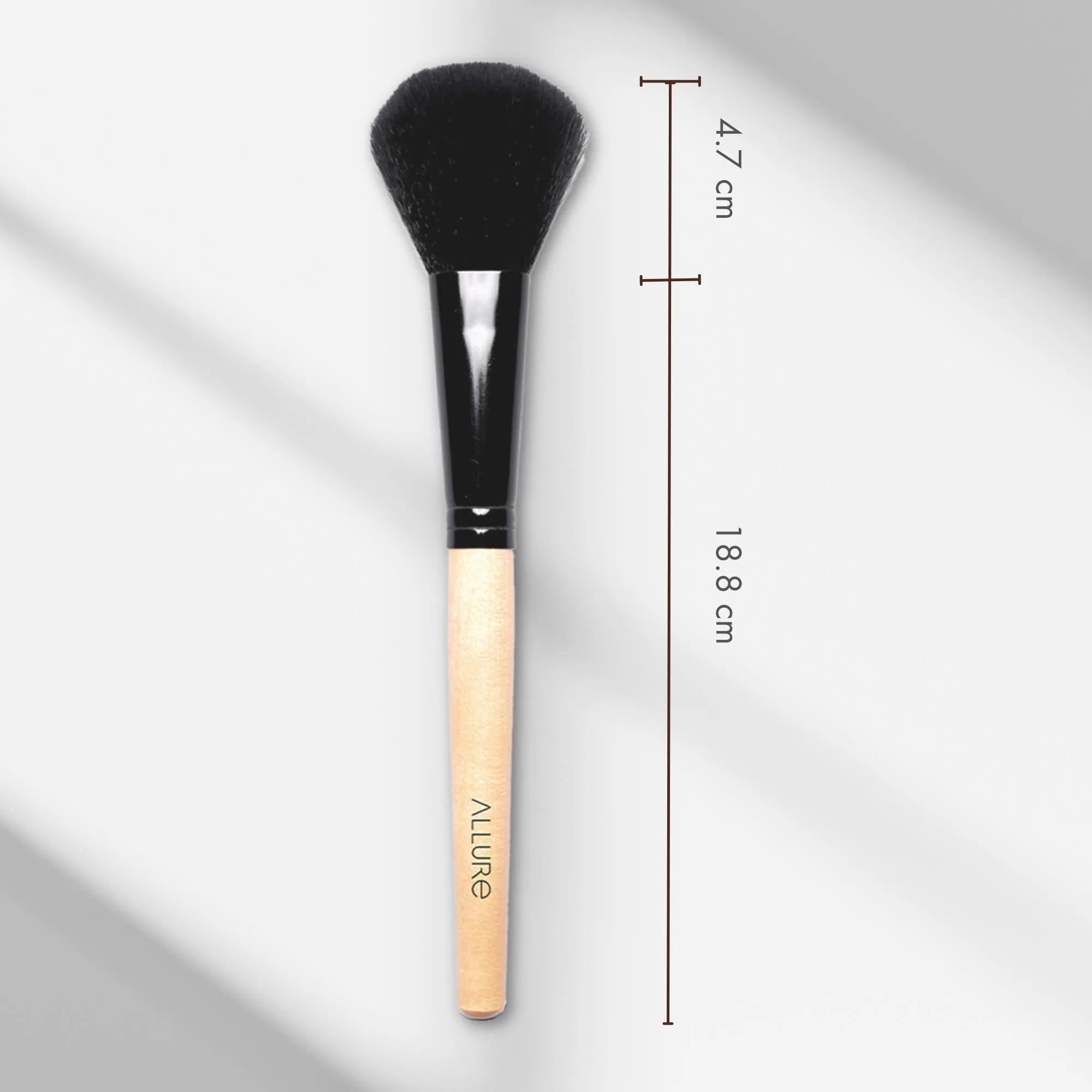Allure Classic Large Powder Makeup Brush