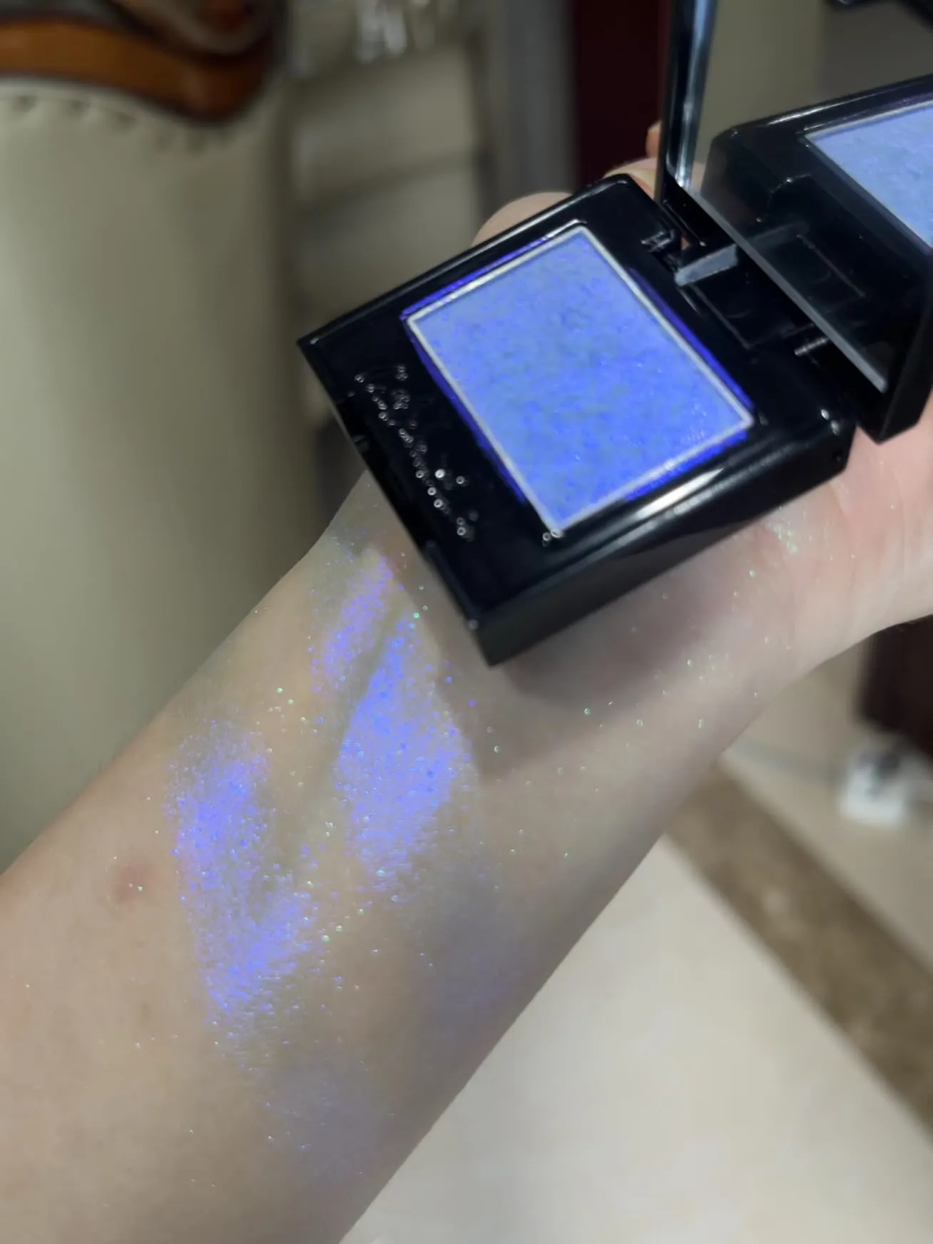 cold n wild eyeshadow glitter pigment sunsetgalaxy palemoom blue (blue dream)