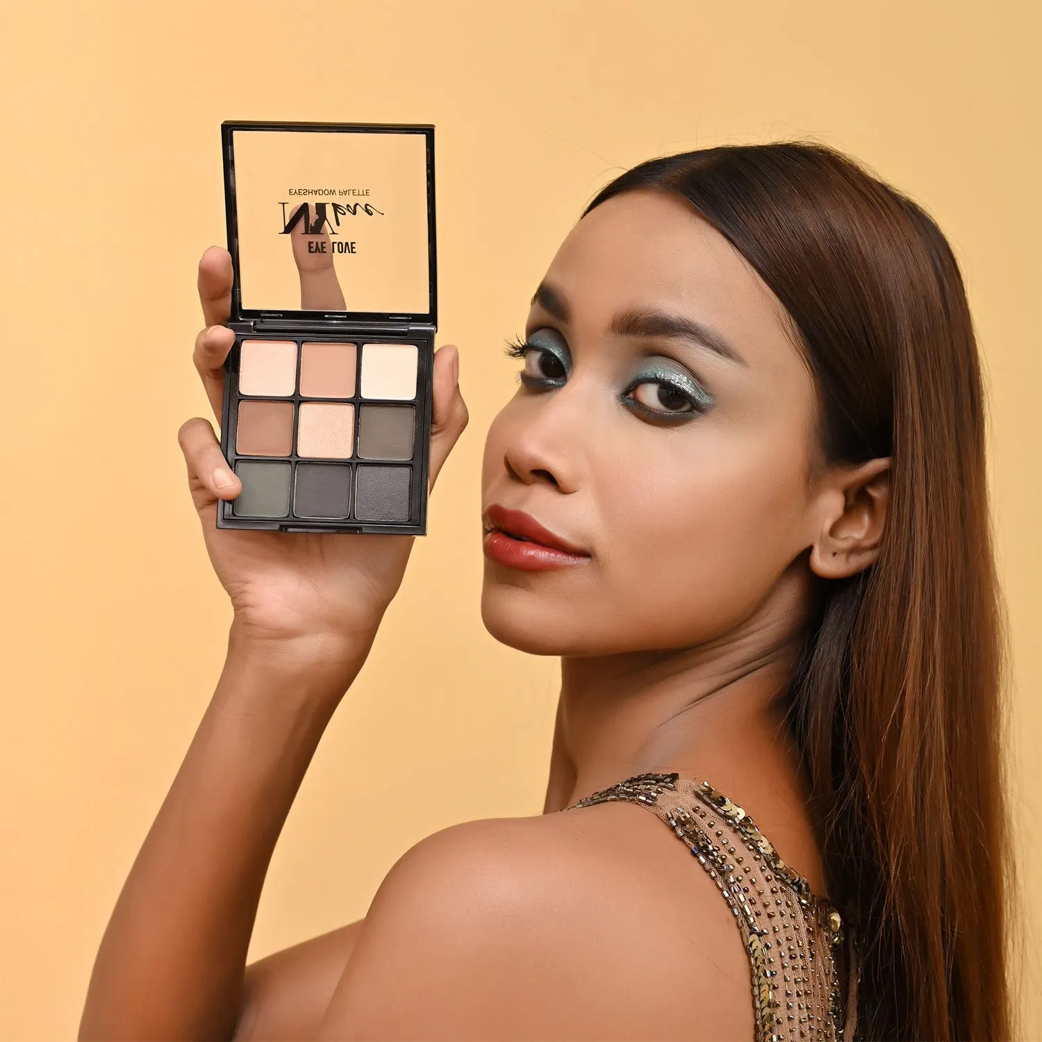 NY Bae Eye-Love Eyeshadow Palette | 9in1 Palette | Matte & Shimmer | Intense Pigment | Easily Blendable | Long Lasting | Smooth Finish | Blacks - Glam Goddess 06 (9 g)